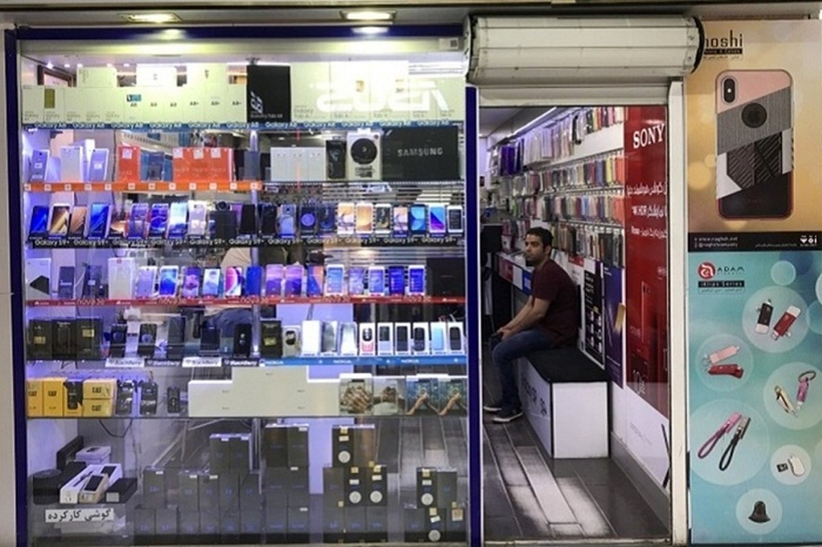 انتقادات از واردات گوشیهای لوکس بالا گرفت/ سامسونگ به سرنوشت آیفون دچار میشود؟