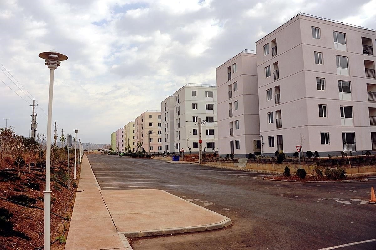 مسکن مهر روی دست دولت ماند!