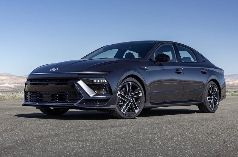 هیوندای سوناتا ۲۰۲۵؛ بررسی مزایا و معایب سدان محبوب کره‌ای