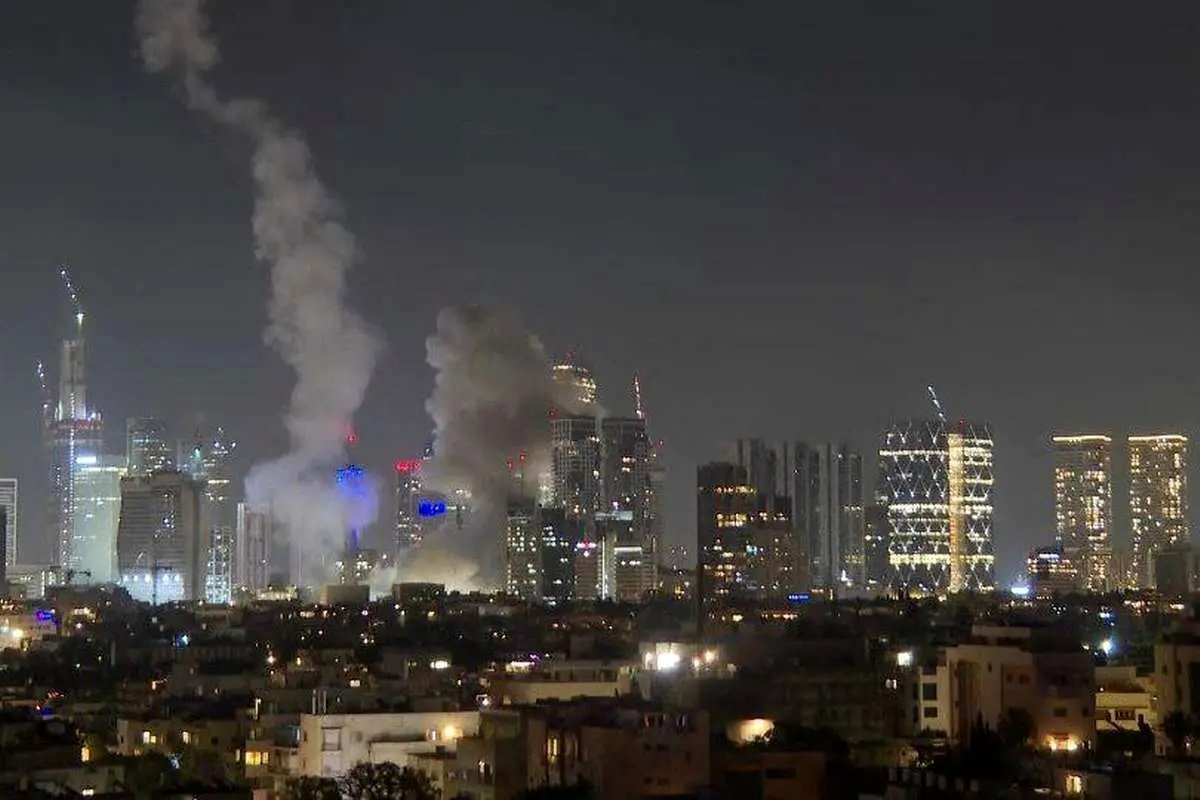 تصاویری از حجم موشک‌ در آسمان اسرائیل 