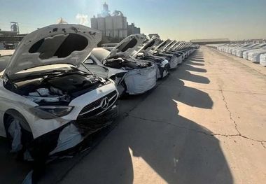 بنز ایران‌خودرو به گمرک رسید