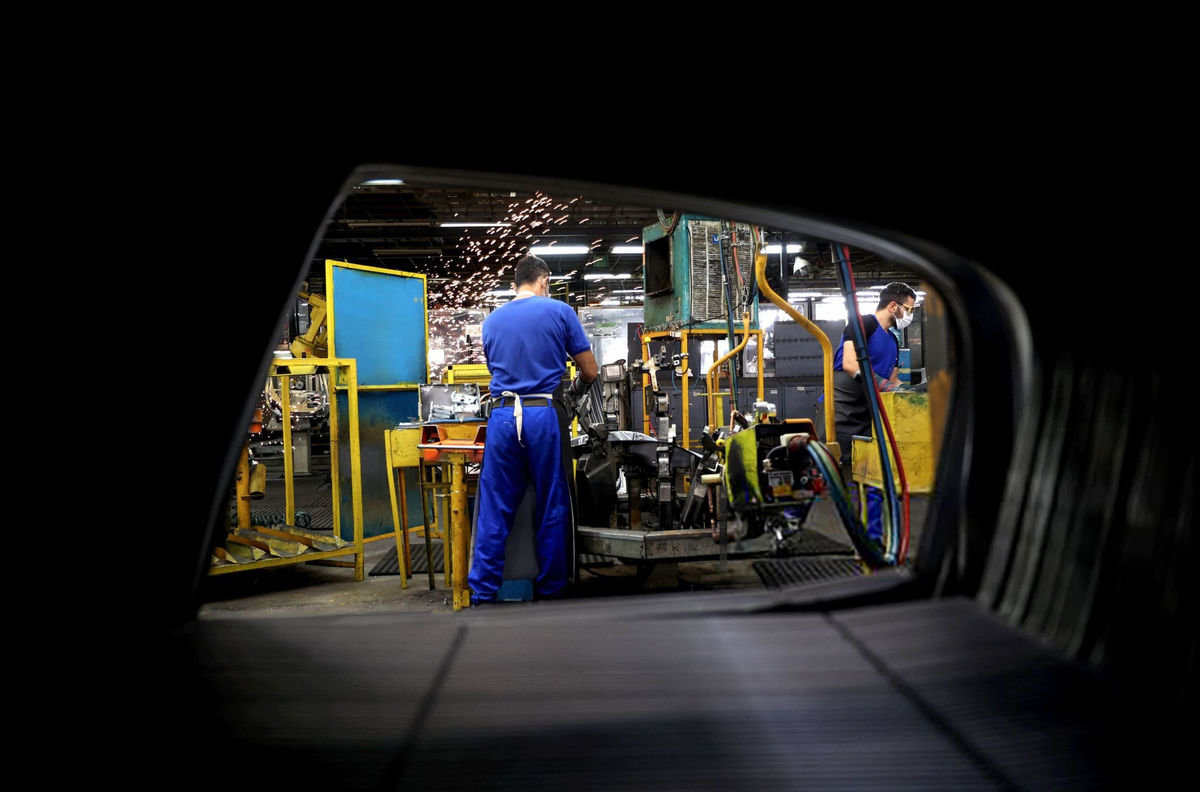 اطلاعیه سازمان خصوصی سازی درباره واگذاری سهام ایران خودرو و سایپا