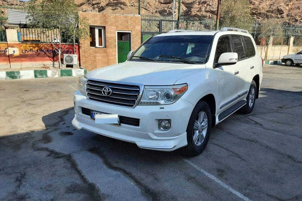 ببینید| چپ کردن لندکروز در اتوبان تهران - ساوه!