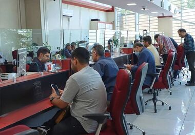 چرا ایرانی‌ها دیگر پولشان را بلندمدت در بانک نمی‌گذارند؟