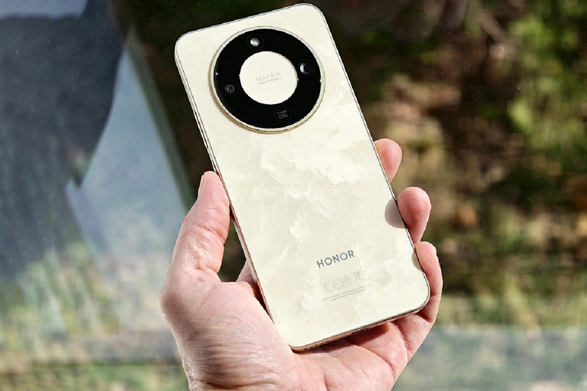 آنر مجیک ۸ لایت؛ قاتل بهترین میانرده‌های بازار موبایل