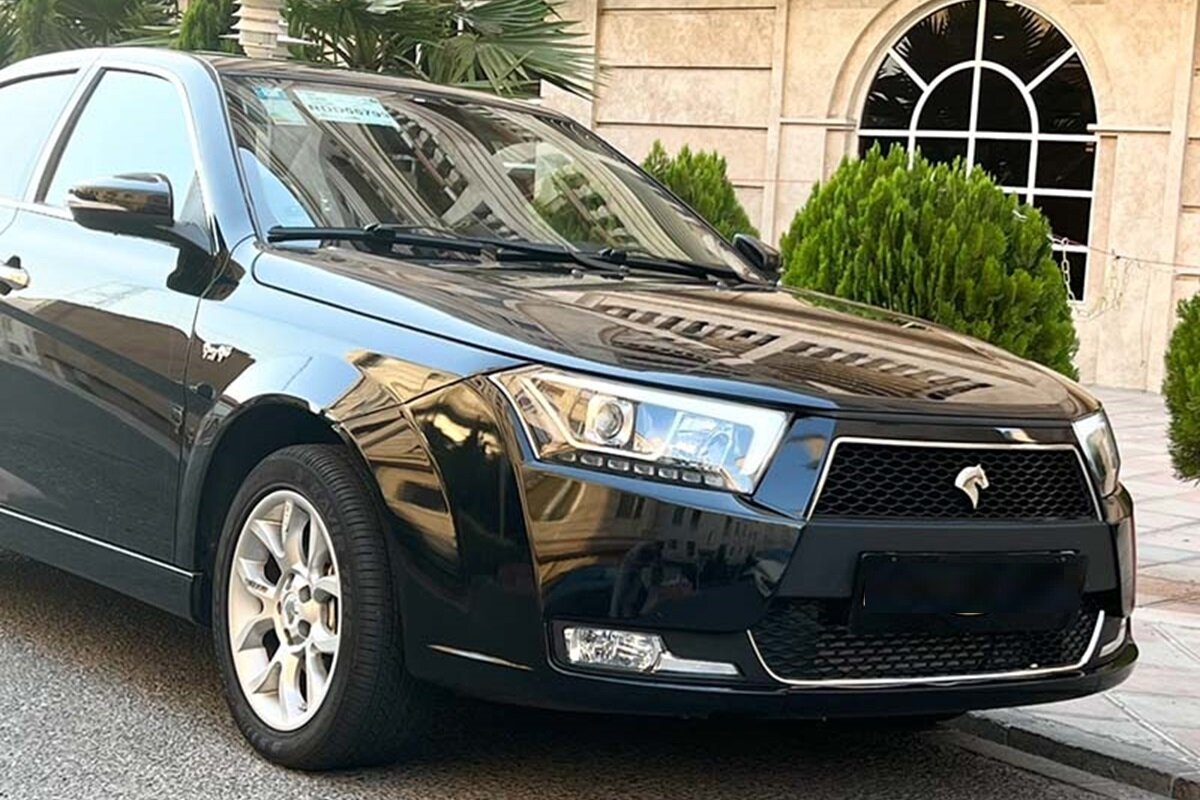 قیمت محصولات ایران‌خودرو امروز چهارشنبه 6 اسفند ۱۴۰۴؛ تفاوت قیمت دنا پلاس دنده‌ای و اتومات