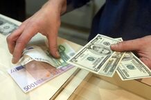 نگاه دلار به پکن