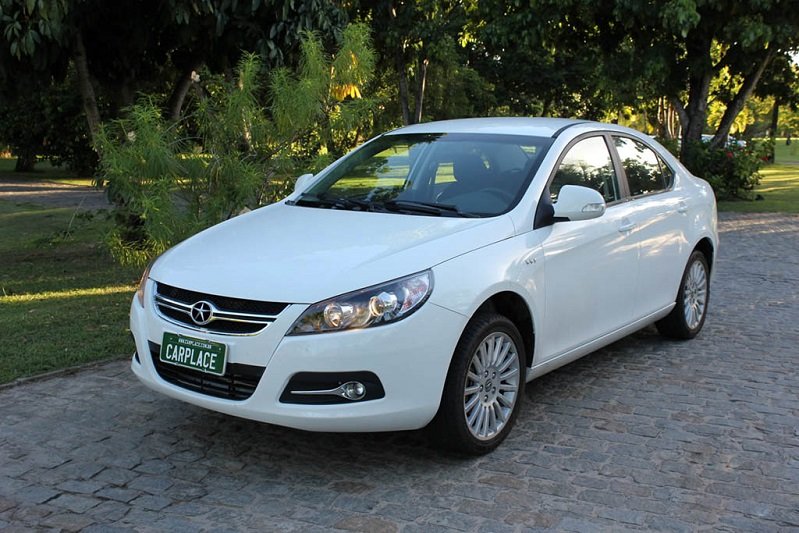 مقایسه جک J۵ و برلیانس H۳۳۰؛ جنگ خودروهای چینی در بازار ایران!