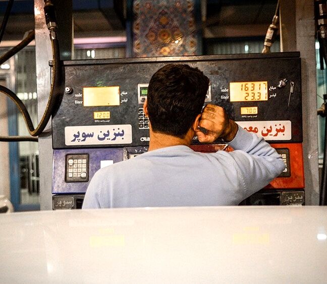 چرا قیمت بنزین در ایران ارزان‌تر از آب‌معدنی است؟
