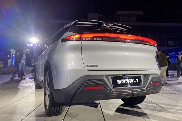 دانگ فنگ آئولوس L7 برقی با قیمت 1 میلیارد تومان عرضه شد